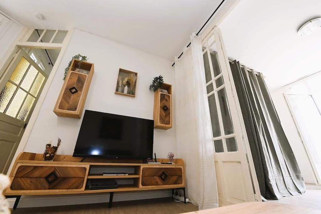 2 A 4 Pers Cosy A Proximite Du Centre Et Des Thermes Apartment *